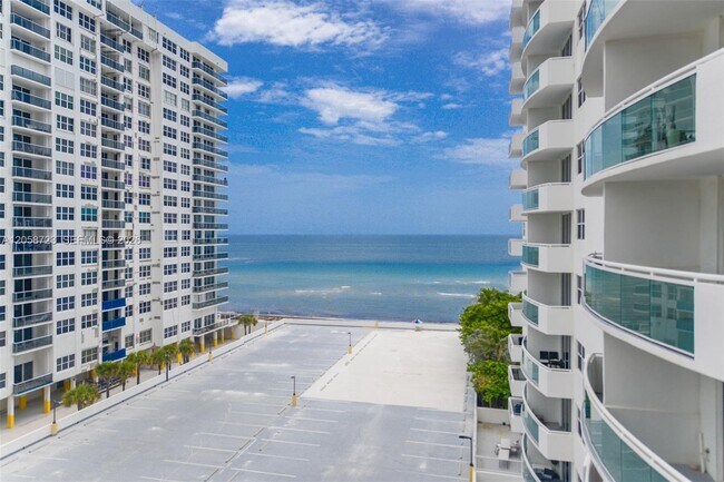 Building Photo - 3001 S Ocean Dr