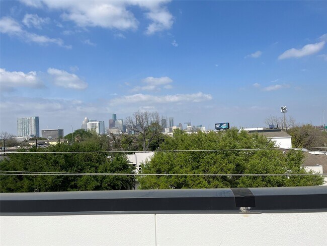 Building Photo - 4406 Crawford St