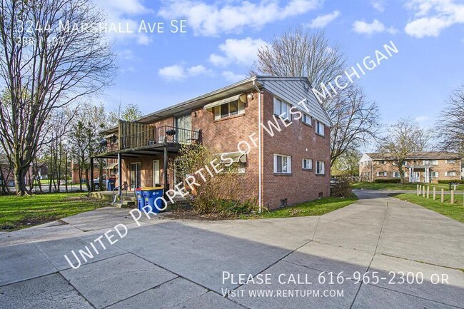 Building Photo - Available Now | 2 Bed 1 Bath Apartment in ...