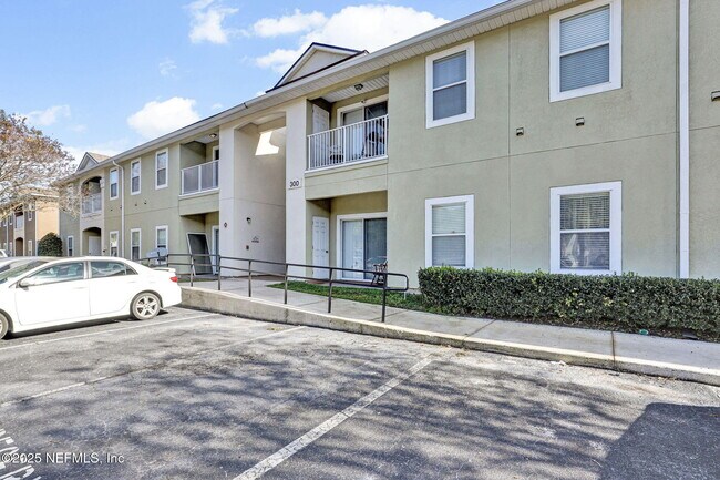 Building Photo - 7920 Merrill Rd