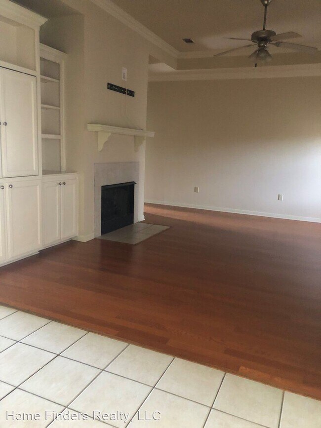 Primary Photo - 3 br, 2 bath House - 40433 Fox Run Dr.