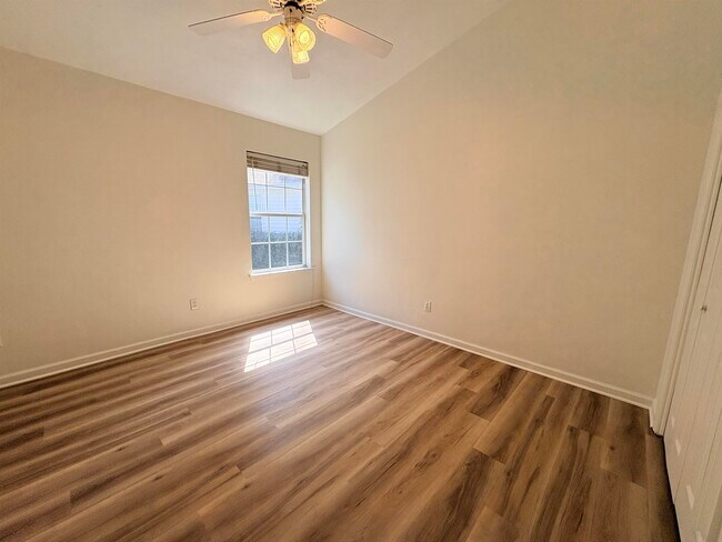 Building Photo - 4428 Siesta Ct