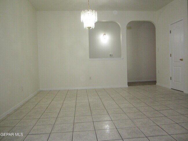 Building Photo - 12521 Tierra Serena Dr