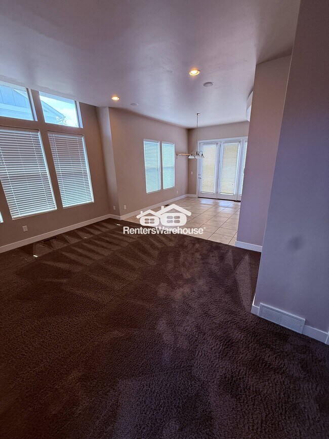 Building Photo - 7535 Vinci Pl