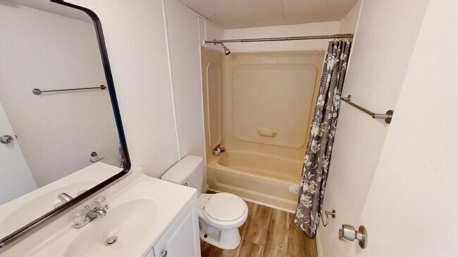 Building Photo - "Charming 3-Bed, 2-Bath Mobile Home Retrea...