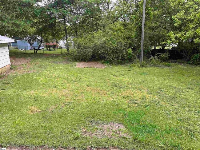 Building Photo - 107 Bennett St