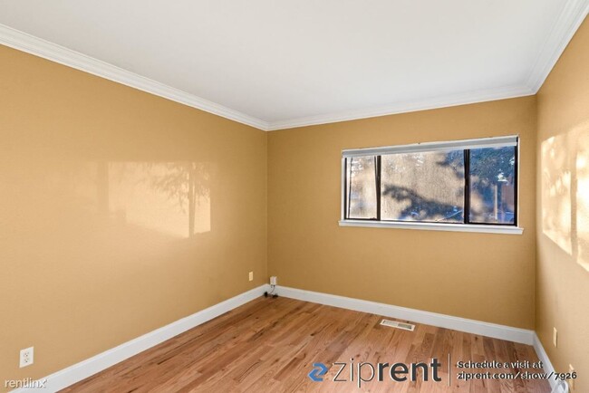 Building Photo - 2 br, 1.5 bath Condo - 824 Cedar St, Redwo...