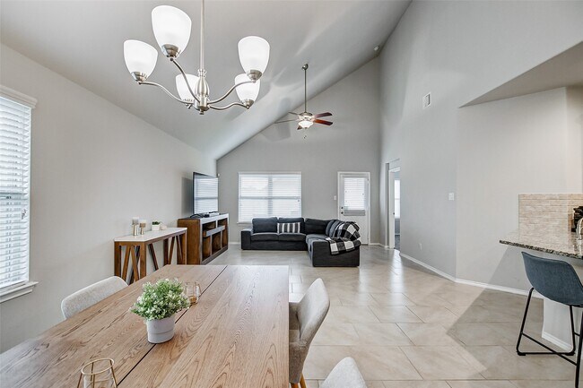 Building Photo - 23819 Padova Gardens Dr