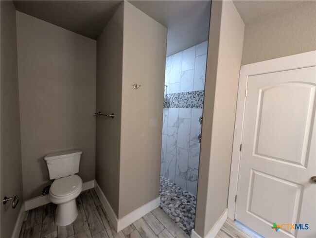 Building Photo - 1020 Mellow Breeze