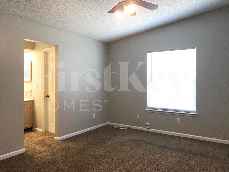 Building Photo - 7852 Catskills Ct