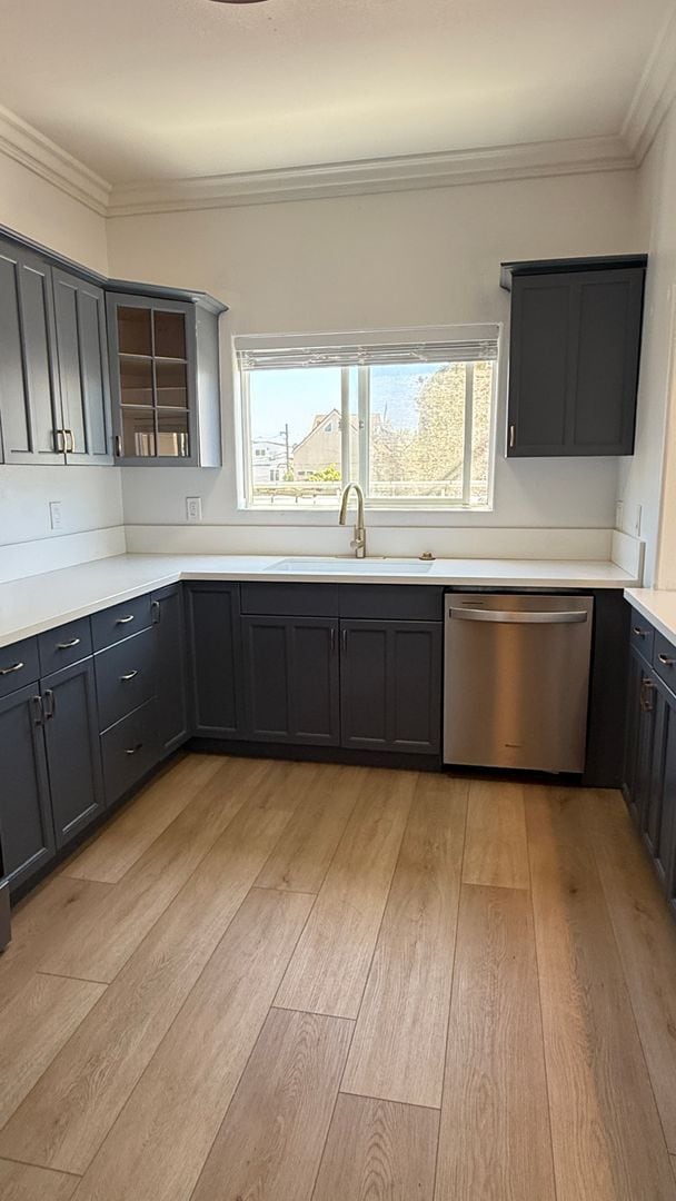 Building Photo - Mission Blvd- Beach Living- 1 bed 1 bath!