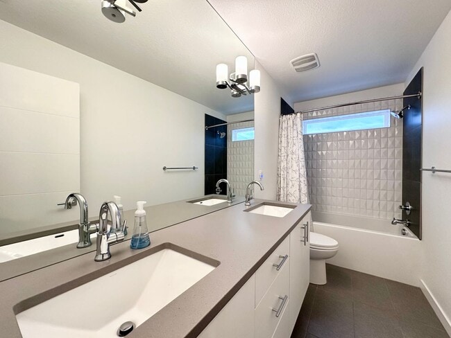 Building Photo - Exceptional Modern 3-Story Single-Family Home Near Woodstock