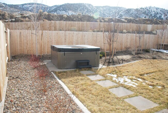 Building Photo - Beautiful Toll Brothers 3BR, 3Bath, 2Car Home in South Reno