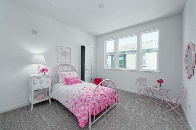 Building Photo - Newly Constructed Townhouse available in Berryessa Area