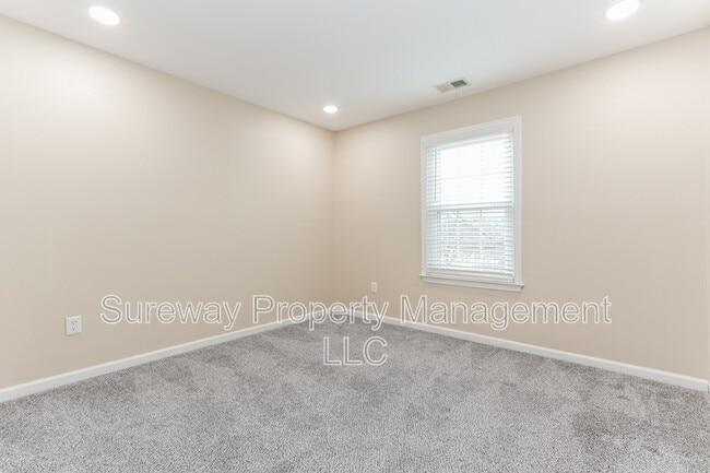 Building Photo - 53 Malsbury St