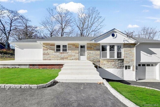 Building Photo - 225 Hilltop St