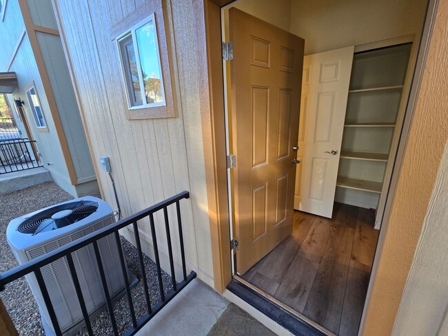 Building Photo - Beautiful, Newly-Built, Townhouse w/A/C & ...