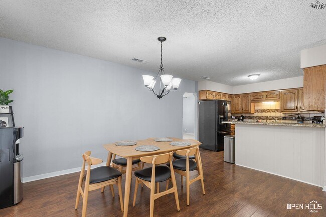 Building Photo - 2810 Fleming Rd