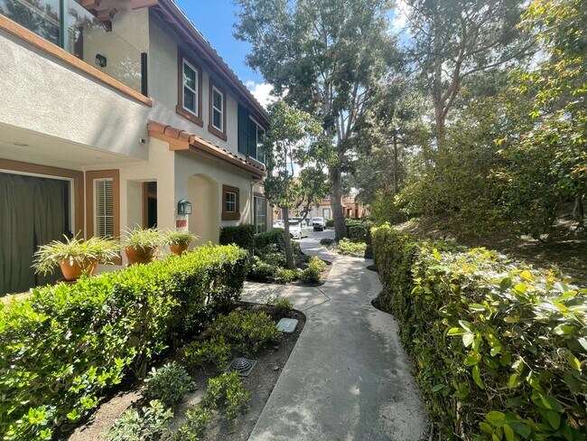 Building Photo - 2 Bedroom 2 Bath, Upper Unit Condo in the ...