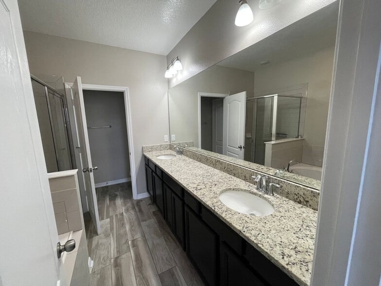 Building Photo - 12072 White Wave Point