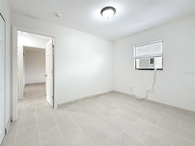 Building Photo - 497 Normandy Rd