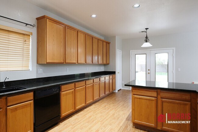 Building Photo - Beautiful Large Home in Casa Grande
