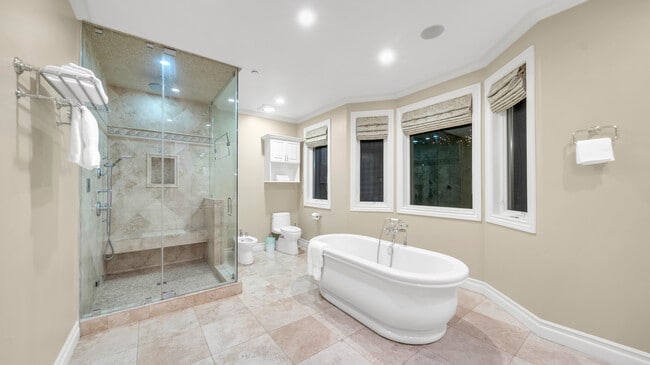 Building Photo - 1447 San Ysidro Dr