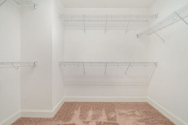 Building Photo - Gorgeous 5BR 3BA Home in Colfax