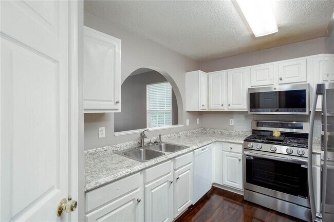 Building Photo - 5414 Sweetsprings Dr SW