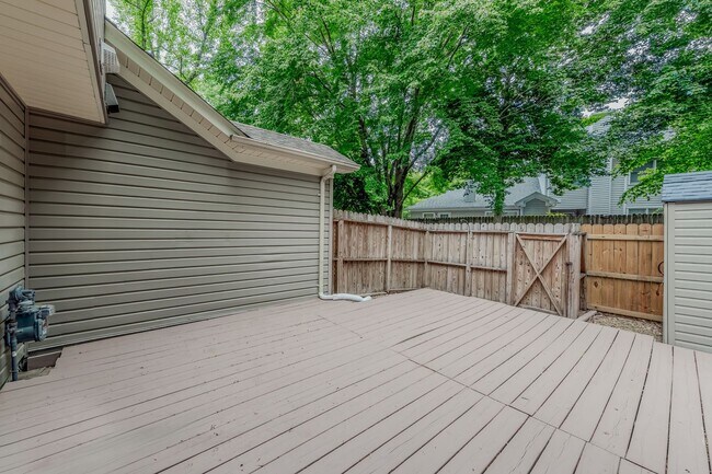 Building Photo - 103 Larkspur Hollow