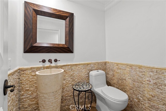 Building Photo - 3677 Eddingham Ave