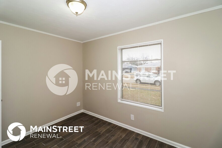 Building Photo - 4817 Durbin Ave