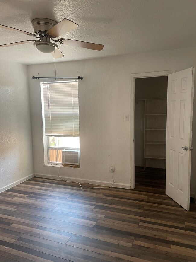 Building Photo - 8100 Creekbend Dr