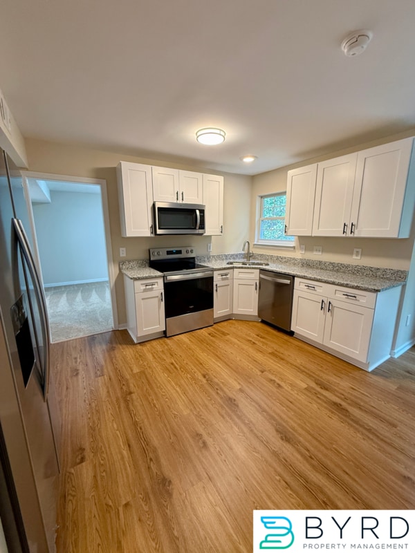 Building Photo - 913 Wheelwood Way