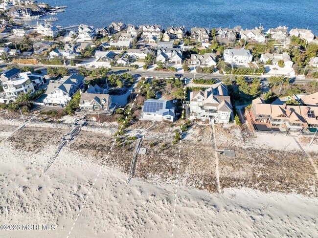 Building Photo - 1521 Ocean Ave