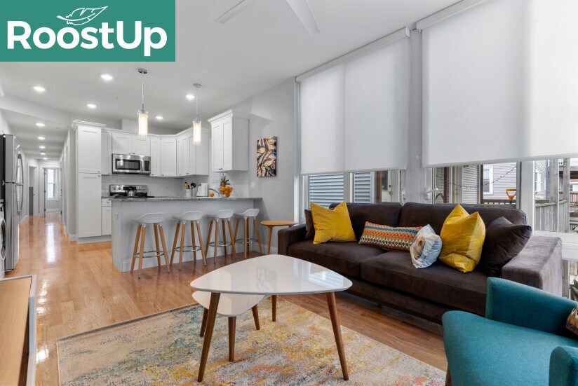 Building Photo - Furnished Bedroom with Private Bath in South Boston