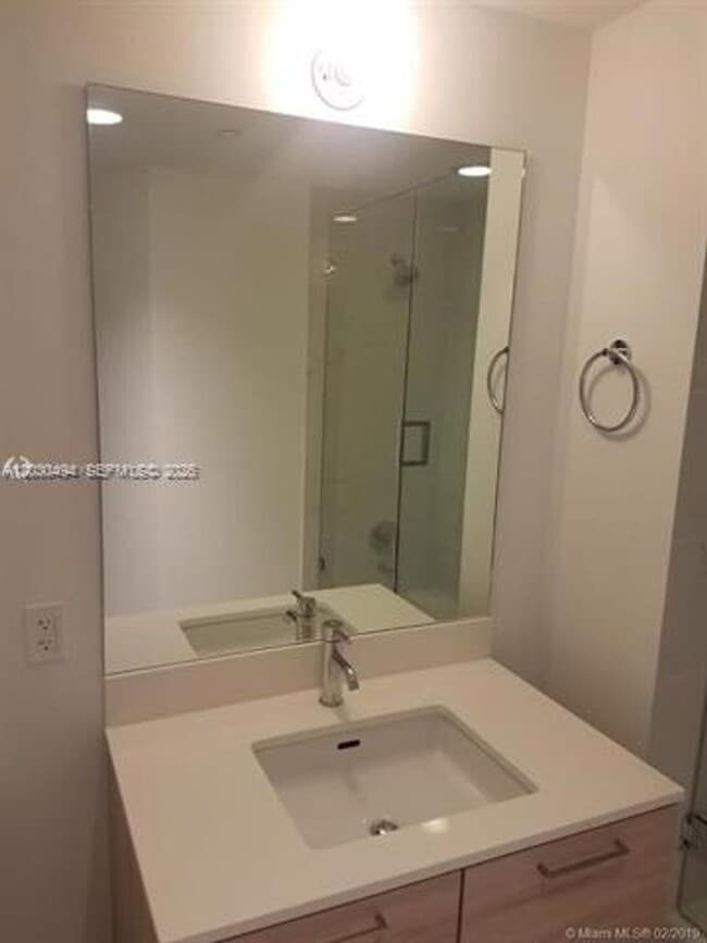 Building Photo - 16385 Biscayne Blvd