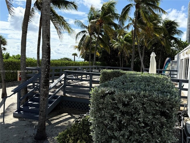 Building Photo - 5005 Collins Ave