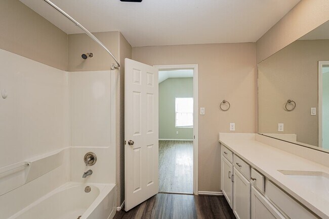 Building Photo - 8005 Wayside Village Way