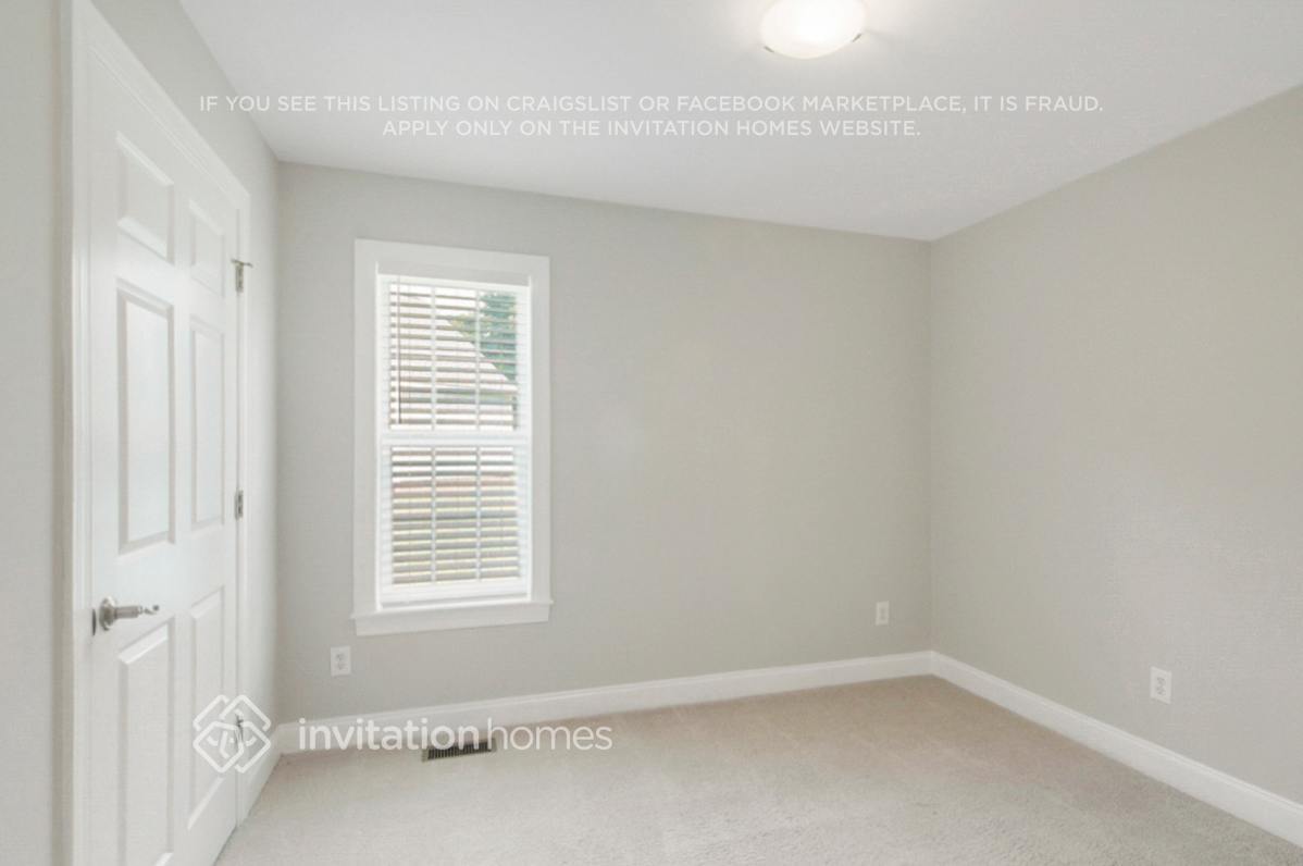 Building Photo - 601 Flicker Ct