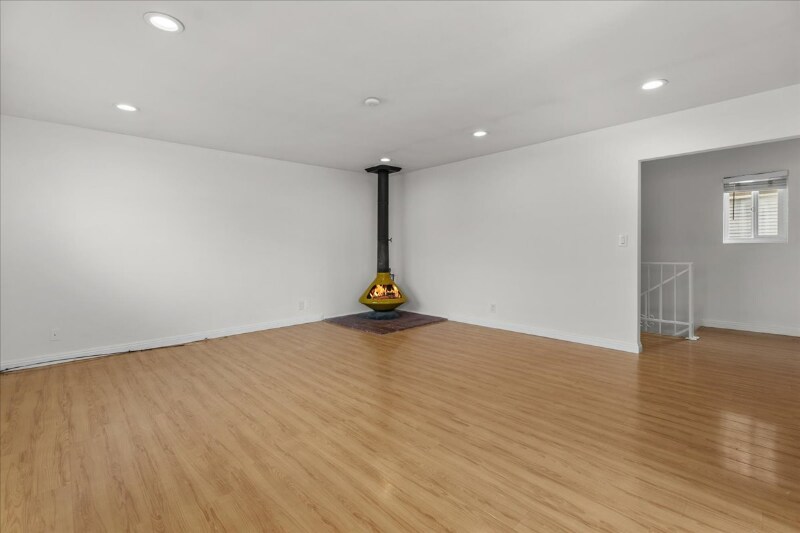 Building Photo - 116 Buccaneer St