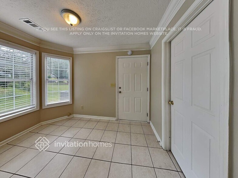 Building Photo - 650 Trellis Pond Ct