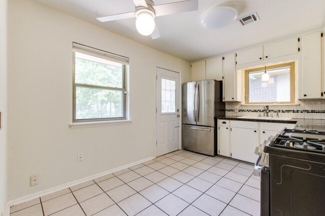 Building Photo - 2929 N Utah Ave