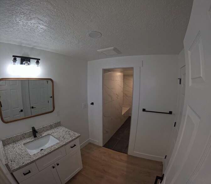 Building Photo - 2906 S 1550 W