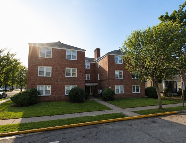 Building Photo - 34 Park Ave