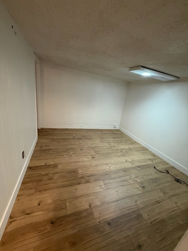 Building Photo - 1830 S Tennyson St