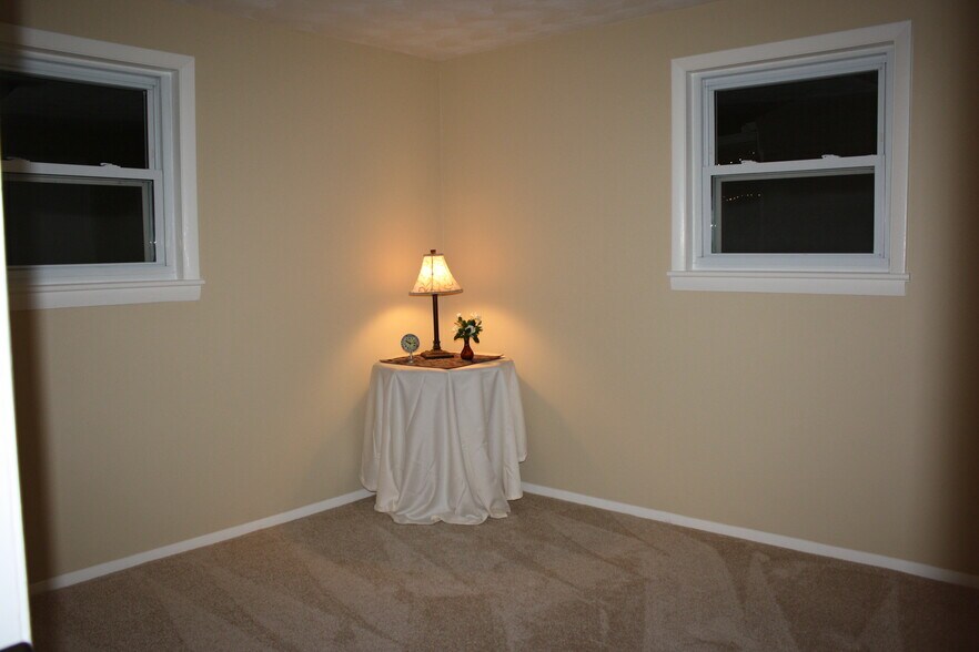 Building Photo - 133 Bayview Ave