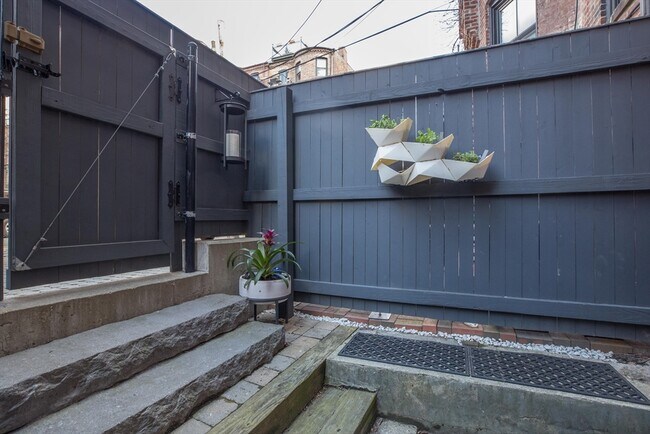 Building Photo - 529 Columbus Ave