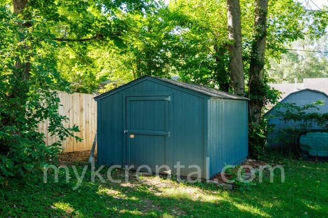 Building Photo - 7915 W 59th Terrace