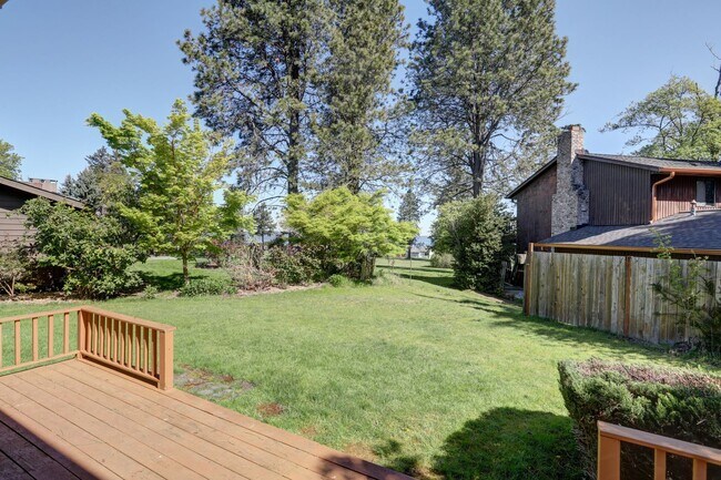 Building Photo - Beautiful View-Quiet Twin Lakes Neighborhood